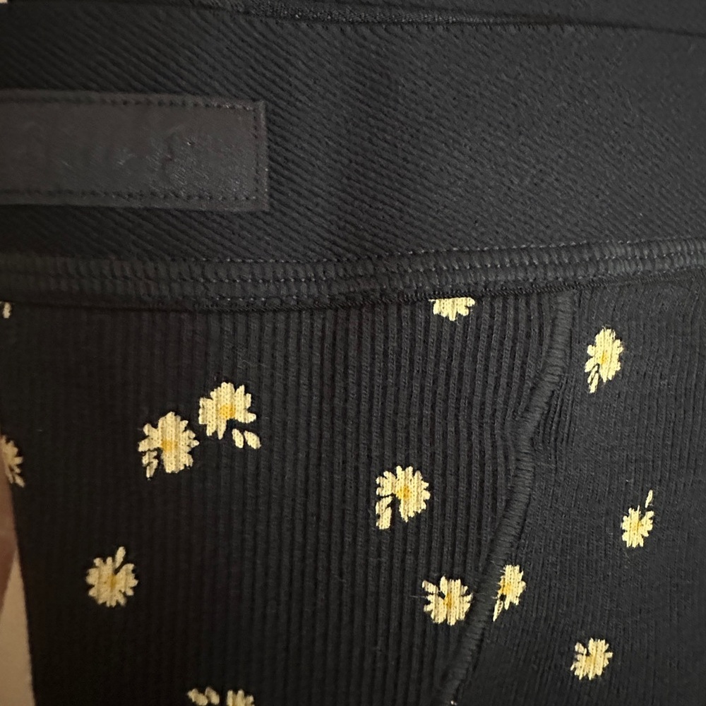 SKIMS Navy Apple Print Cotton Ribbed Boxer & Tank Set - Picture 6 of 7